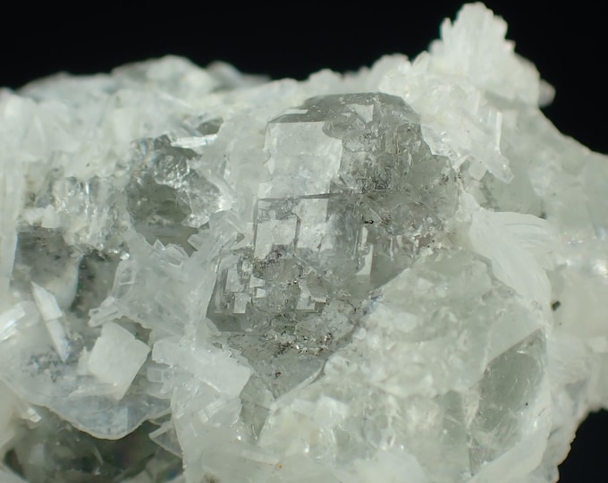 FLUORITE & Anhydrite crystals 5,0 x 3,0 x 2,7 cm - ITALY