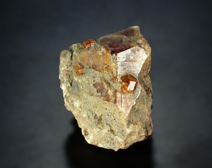 Garnet var Hessonite crystals on matrix 2,0 x 1,9 x 1,5 cm POLAND
