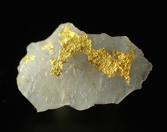 NATIVE GOLD crystalline specimen 0,6 x 0,3 x 0,2 cm USA 10223