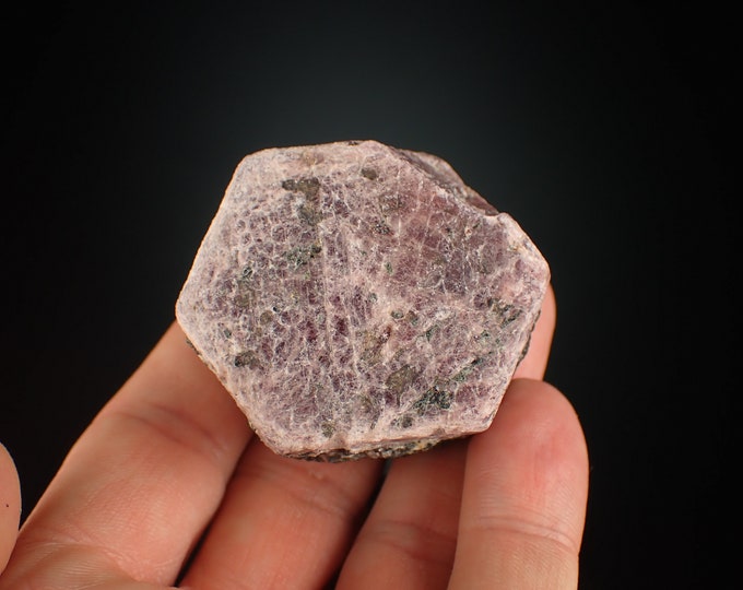 RUBY fluorescent crystal from TANZANIA 1220N