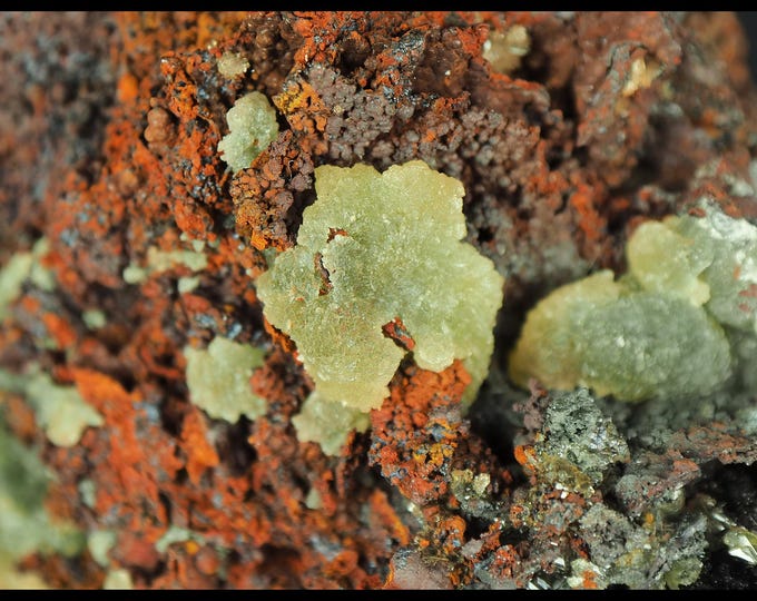 AUSTINITE crystals on matrix 6,5 x 5,5 x 3,5 cm Ojuela mine, MEXICO