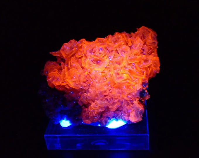 fluorescent CALCITE with stilbite crystals 8,5 x 6,5 x 2,7 cm POLAND