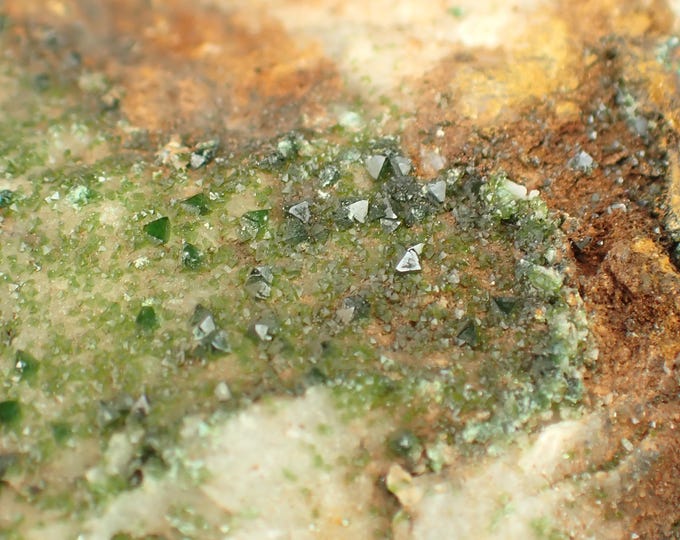 PSEUDOMALACHITE with Libethenite 7,5 x 5,4 x 3,5 cm PORTUGAL 12741