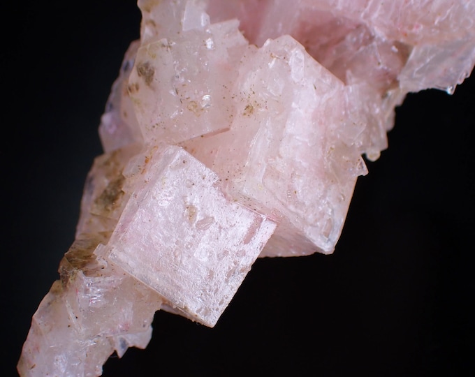 HALITE pink crystal cluster 8,5 x 5,5 x 3,7 cm USA