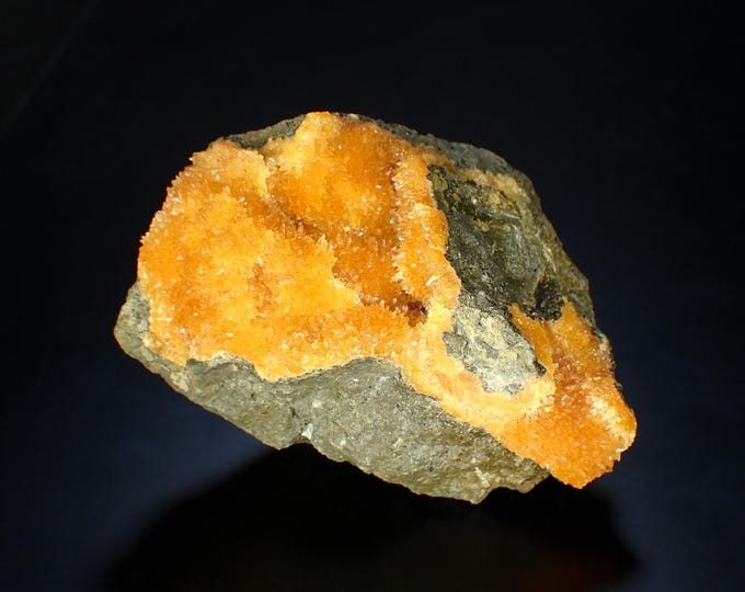 CALCITE fluorescent crystals 8,0 x 5,0 x 4,0 cm POLAND