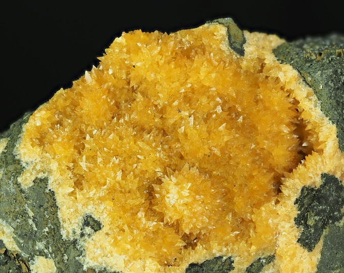 CALCITE fluorescent crystals 9,5 x 8,0 x 4,7 cm POLAND
