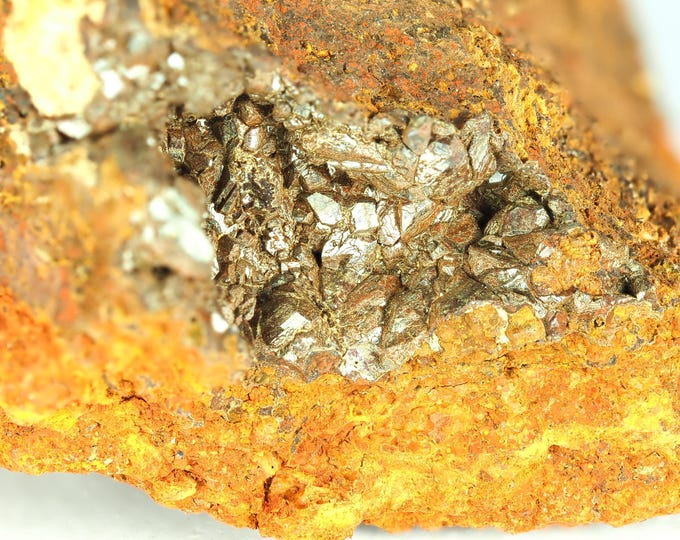 SCORODITE rare crystals on matrix 4,0 x 2,5 x 2,0 cm MEXICO