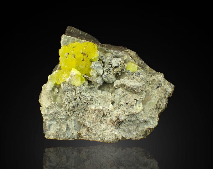 BRUCITE crystals 6,5 x 5,5 x 5,5 cm PAKISTAN 12937