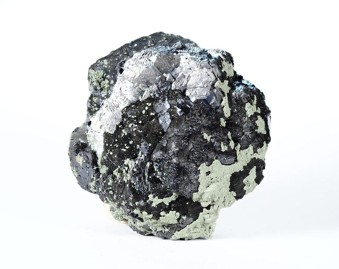 SPHALERITE with hedenbergite crystals 5,6 x 4,5 x 4,0 cm RUSSIA