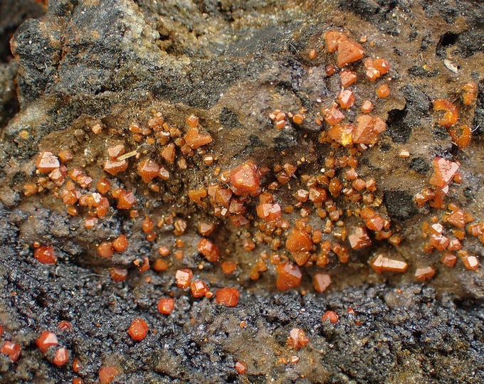 WULFENITE crystals 9,5 x 6,0 x 4,0 cm CHINA