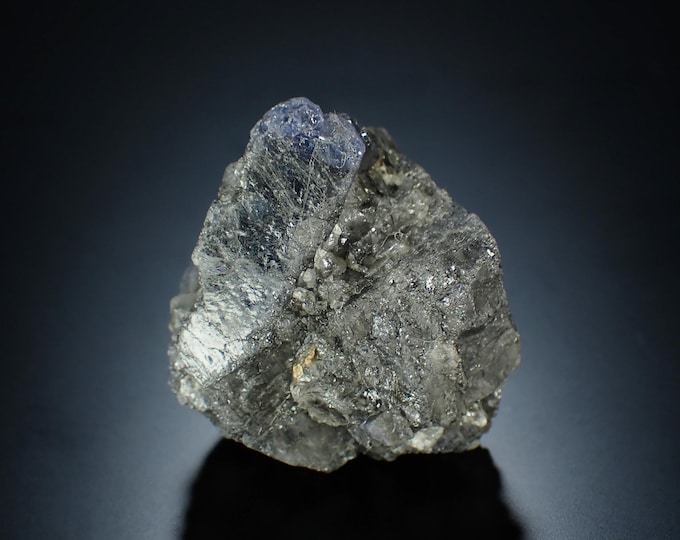 TANZANITE crystal 2,5 x 2,5 x 1,7 cm from TANZANIA