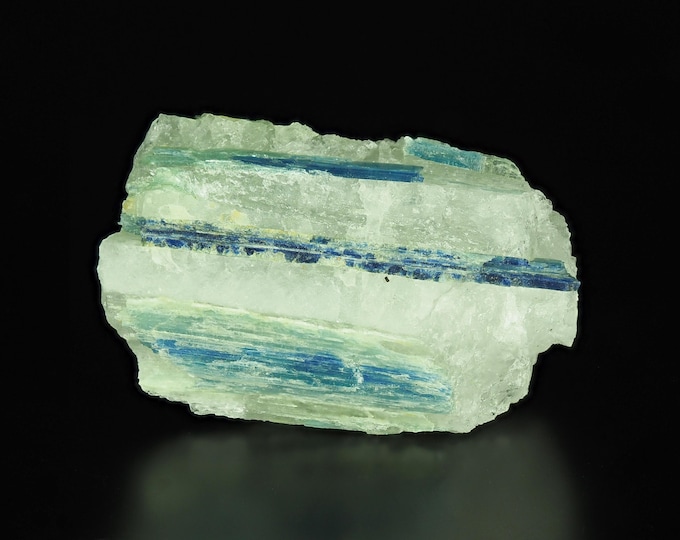 fluorescent KYANITE crystals 5,5 x 3,2 x 2,1 cm from PAKISTAN
