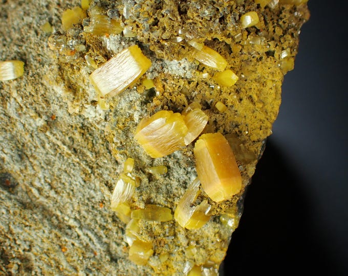 WULFENITE yellow crystals 4,9 x 3,5 x 3,0 cm MEXICO