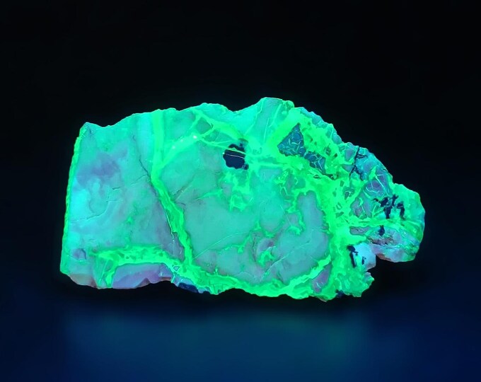 fluorescent TIFFANY STONE 7.0 x 4.0 x 2.3 cm Brush Wellman Mine, U.S. 12543