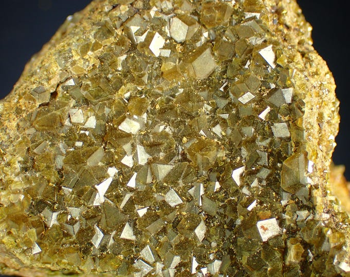 GARNET var TOPAZOLITE crystals on matrix 6,5 x 5,5 x 4,0 cm U.S.