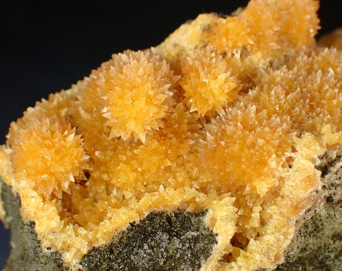 CALCITE fluorescent crystals 8,5 x 4,0 x 3,4 cm POLAND