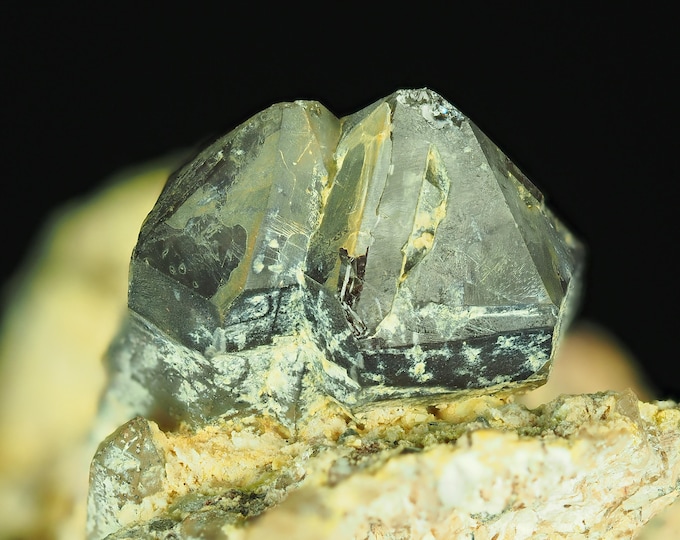 smoky AMETHYST crystals on matrix 6,5 x 5,5 x 3,0 cm NAMIBIA