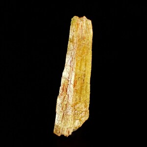 LEGRANDITE rare crystal 1,9 x 0,5 x 0,3 cm from MEXICO