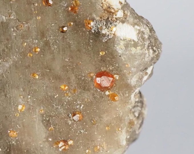 SPESSARTINE garnet on smoky quartz 6,1 x 3,3 x 2,1 cm CHINA Tongbei