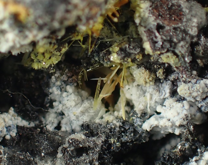 ZINCITE needle-like crystal from POLAND 11483
