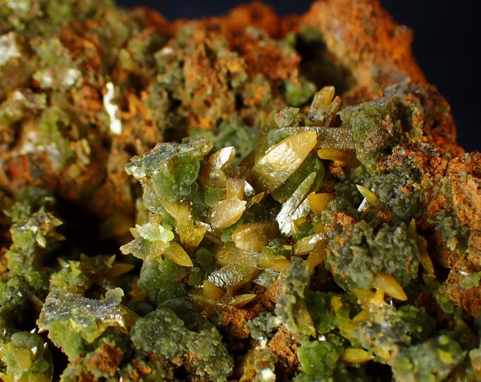 WULFENITE with Fluorescent Mimetite 6,0 x 4,0 x 2,7 cm MEXICO