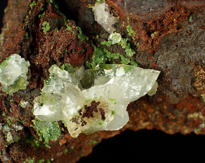 CONICHALCITE with calcite 6,3 x 5,0 x 4,8 cm Ojuela Mine, MEXICO