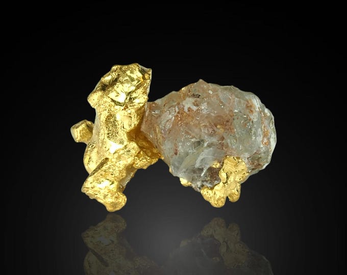 NATIVE GOLD crystalline specimen 0,3 x 0,2 x 0,1 cm USA 13369