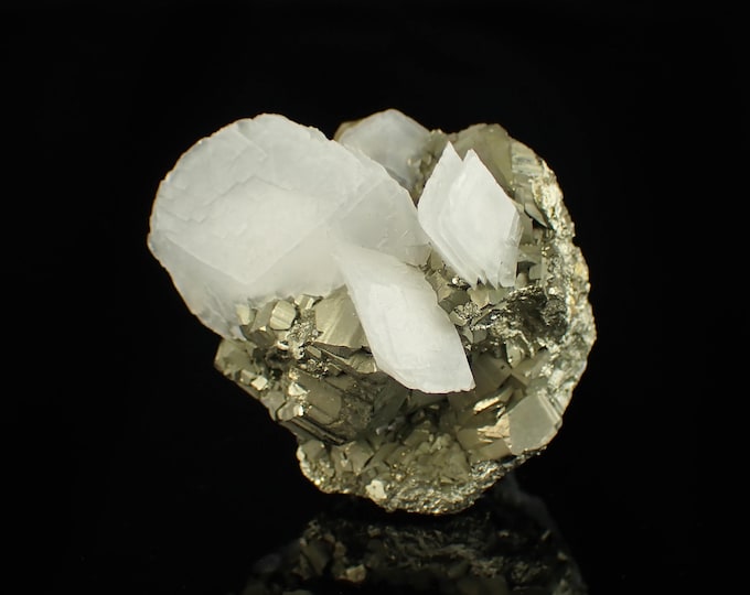 PYRITE with fluorescent calcite 5,6 x 4,0 x 3,5 cm KOSOVO 12786