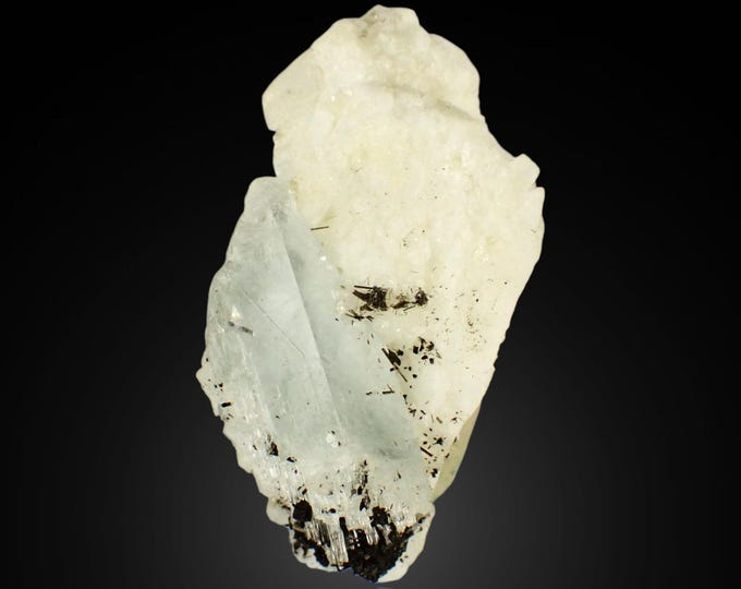 AQUAMARINE with tourmaline 4,3 x 2,2 x 1,9 cm PAKISTAN 10407