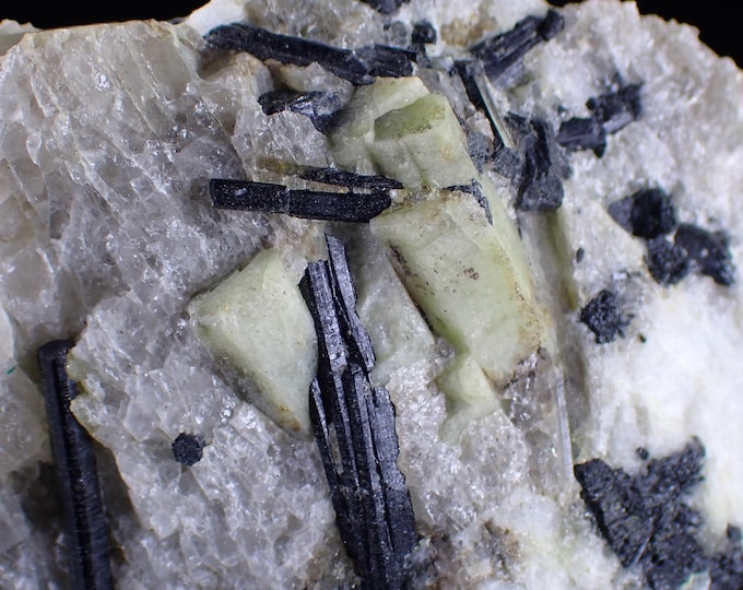 black TOURMALINE with Beryl crystal 9,0 x 4,7 x 4,0 cm POLAND