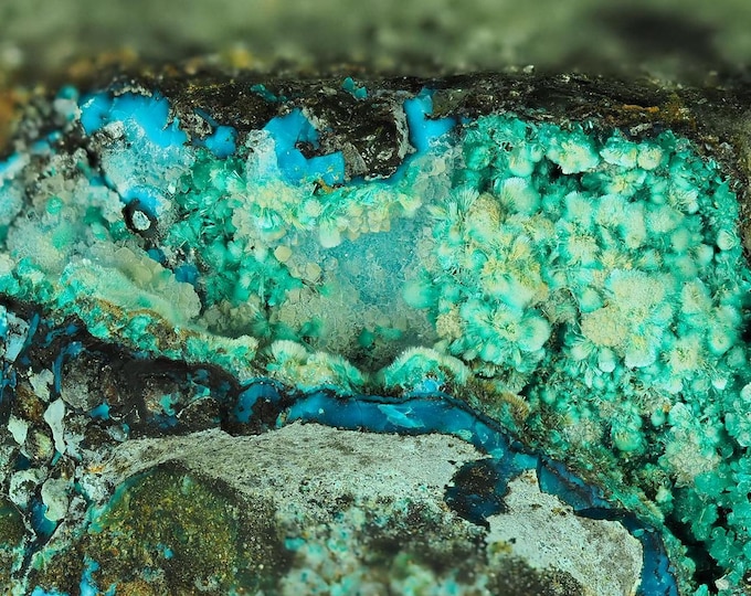 BROCHANTITE with chrysocolla 6,8 x 3,8 x 3,0 cm from CHILE