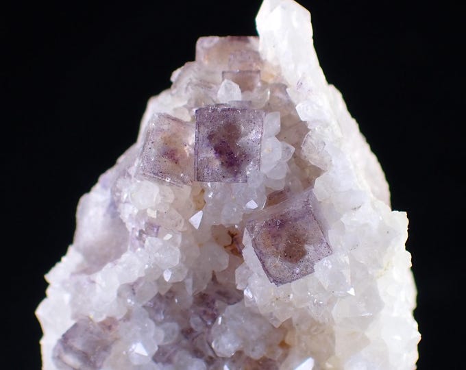 FLUORITE on quartz 3,9 x 2,1 x 1,5 cm FRANCE