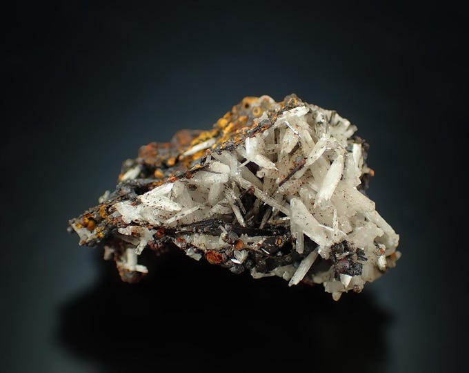 CERUSSITE crystals on matrix 3,2 x 2,5 x 1,8 cm Flux mine, U.S.