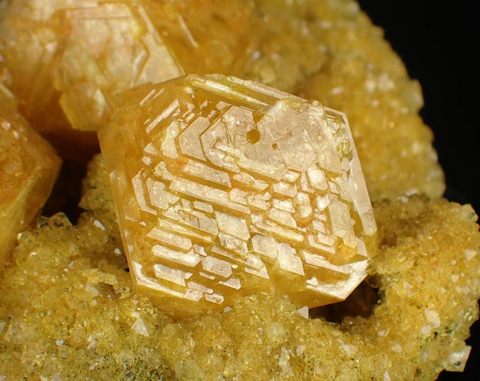 fluorescent ALUNITE crystal cluster 10,0 x 8,0 x 4,5 cm POLAND