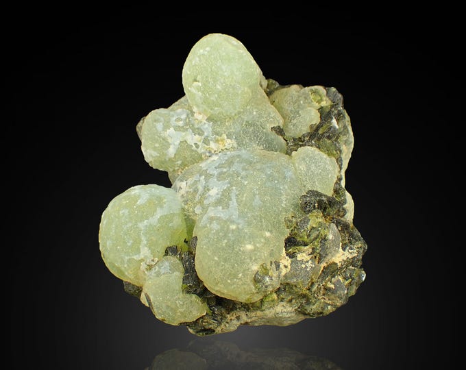 PREHNITE with epidote 5,5 x 4,8 x 3,5 cm MALI 12911