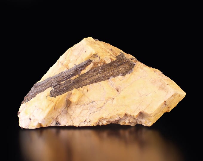 TOURMALINE black crystals 11,0 x 6,0 x 4,0 cm POLAND