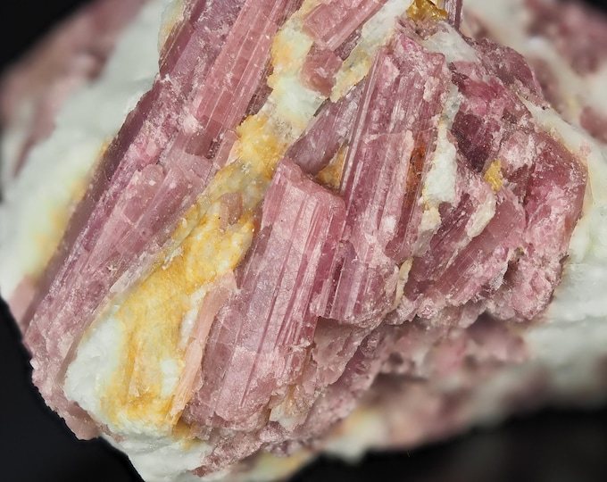 tourmaline var RUBELITE crystals 7,5 x 5,5 x 5,0 cm BRAZIL