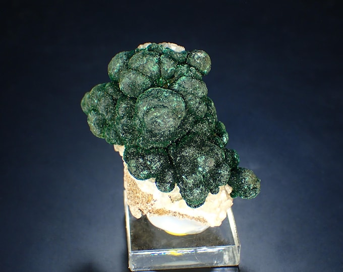 MALACHITE on quartz crystals 3,8 x 3,4 x 2,6 cm DR Congo