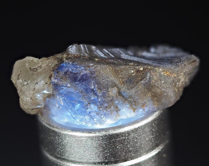TANZANITE crystal 2,8 x 1,5 x 1,0 cm from TANZANIA