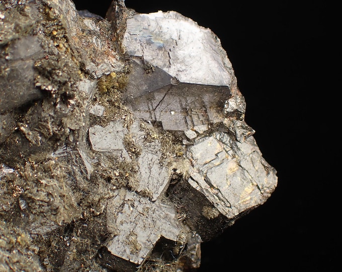 GALENA with pyrrhotite 7,5 x 6,0 x 3,0 cm from PERU 12815
