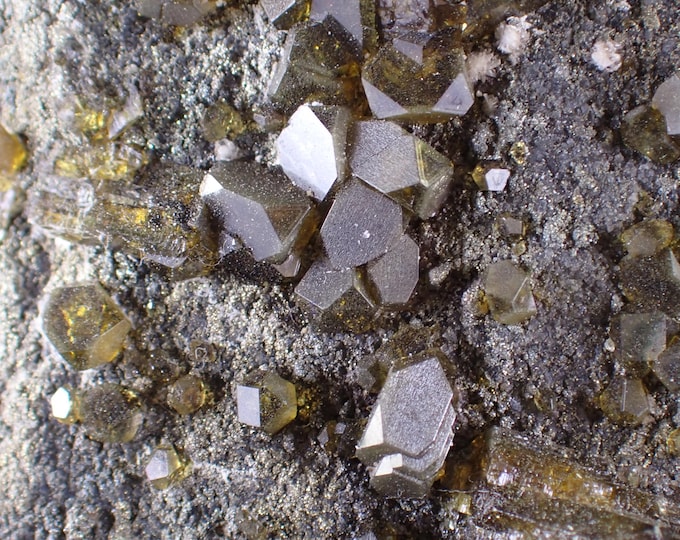 Baryte Crystals on Matrix 8,0 x 5,0 x 2,0 cm Czech Republic