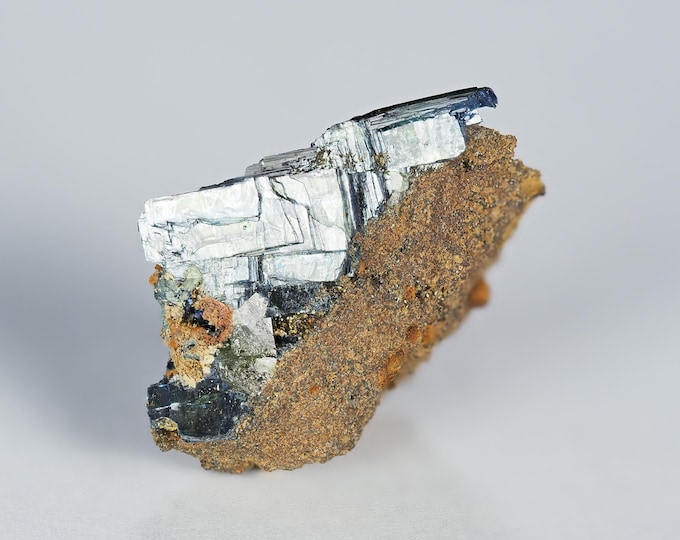 VIVIANITE crystals on matrix 2,4 x 2,0 x 1,0 cm BRAZIL