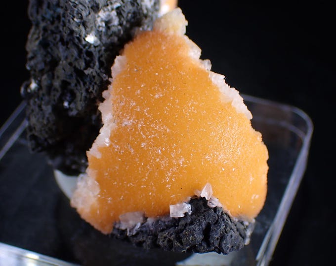THOMSONITE crystals on matrix 5,7 x 3,2 x 2,2 cm INDIA