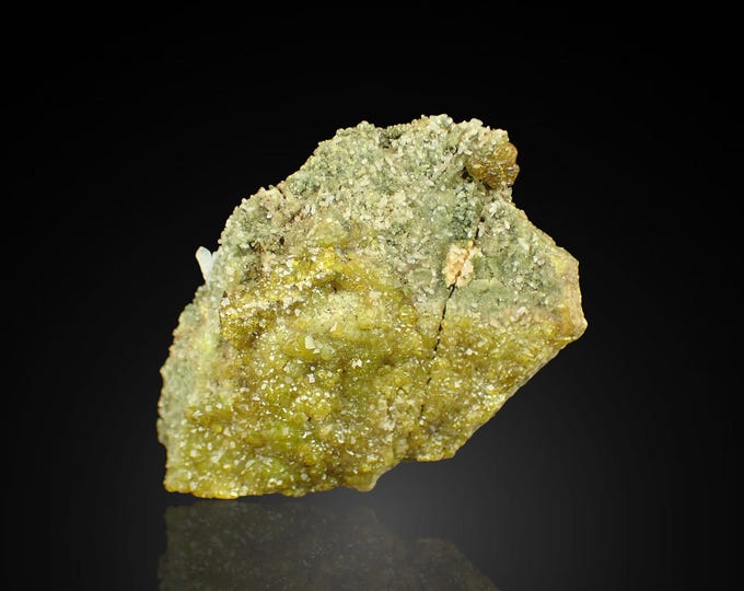 DEMANTOID with quartz crystals 4,0 x 2,8 x 1,3 cm MEXICO 13209
