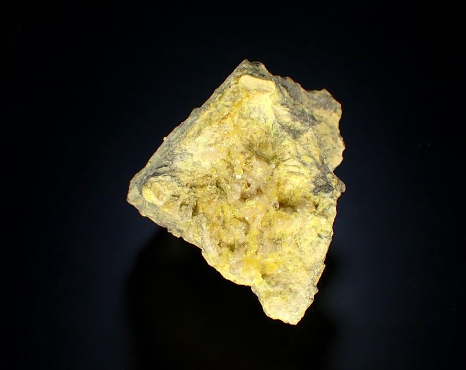 Sulphur with Fluorescent Calcite 6,5 x 6,2 x 5,0 cm - Machów, Poland