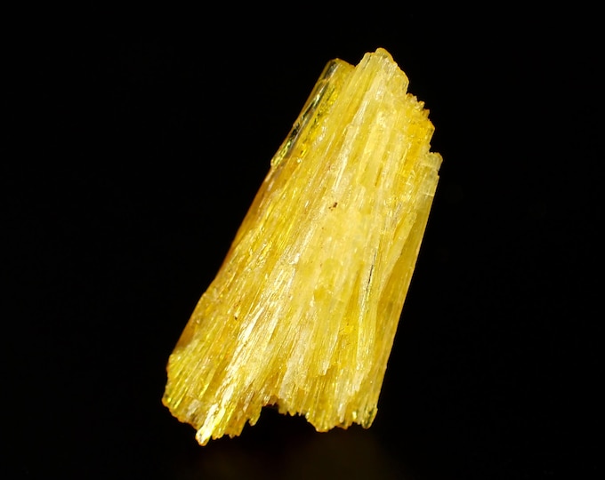 LEGRANDITE rare crystal 1,2 x 0,5 x 0,4 cm from MEXICO