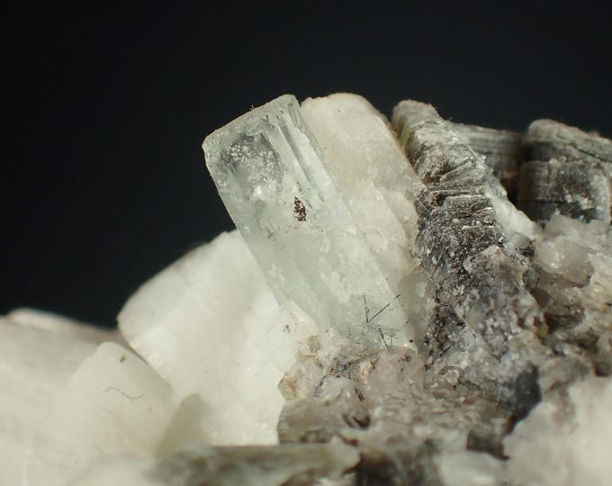 AQUAMARINE with muscovite 5,5 x 5,0 x 4,0 cm PAKISTAN 11737