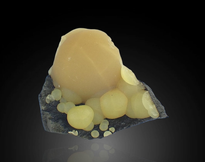 CALCITE spherical crystals 5,5 x 4,0 x 3,0 cm ITALY 11685