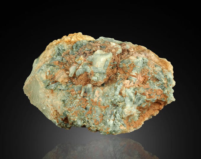 TOURMALINE 7,2 x 5,0 x 3,0 cm from Stewart mine, U.S. 12436
