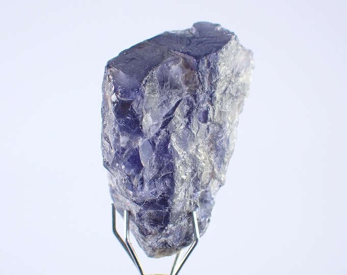 IOLITE var. cordierite, pleochroic crystal 2,5 x 1,6 x 1,2 cm Madagascar